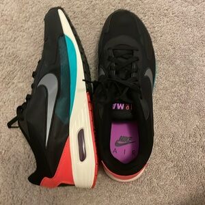 Size 12 nike air maxes